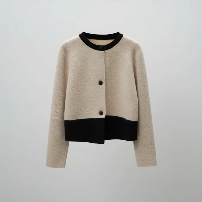 Xiaoxiangfeng damesvest met contrasterende details voor een comfortabele stijl in de herfst, winter en lente.